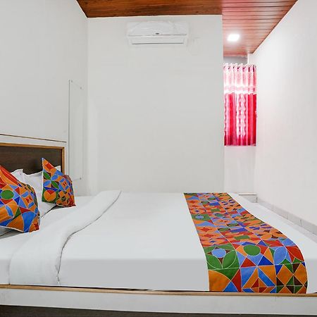 Fabexpress Sai Lodging I - Nr Nashik Railway Station Εξωτερικό φωτογραφία