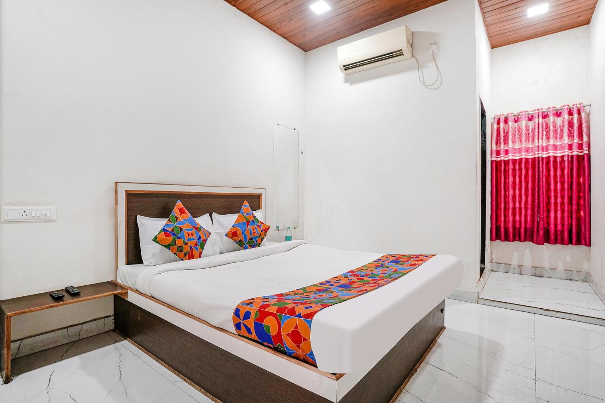 Fabexpress Sai Lodging I - Nr Nashik Railway Station Εξωτερικό φωτογραφία